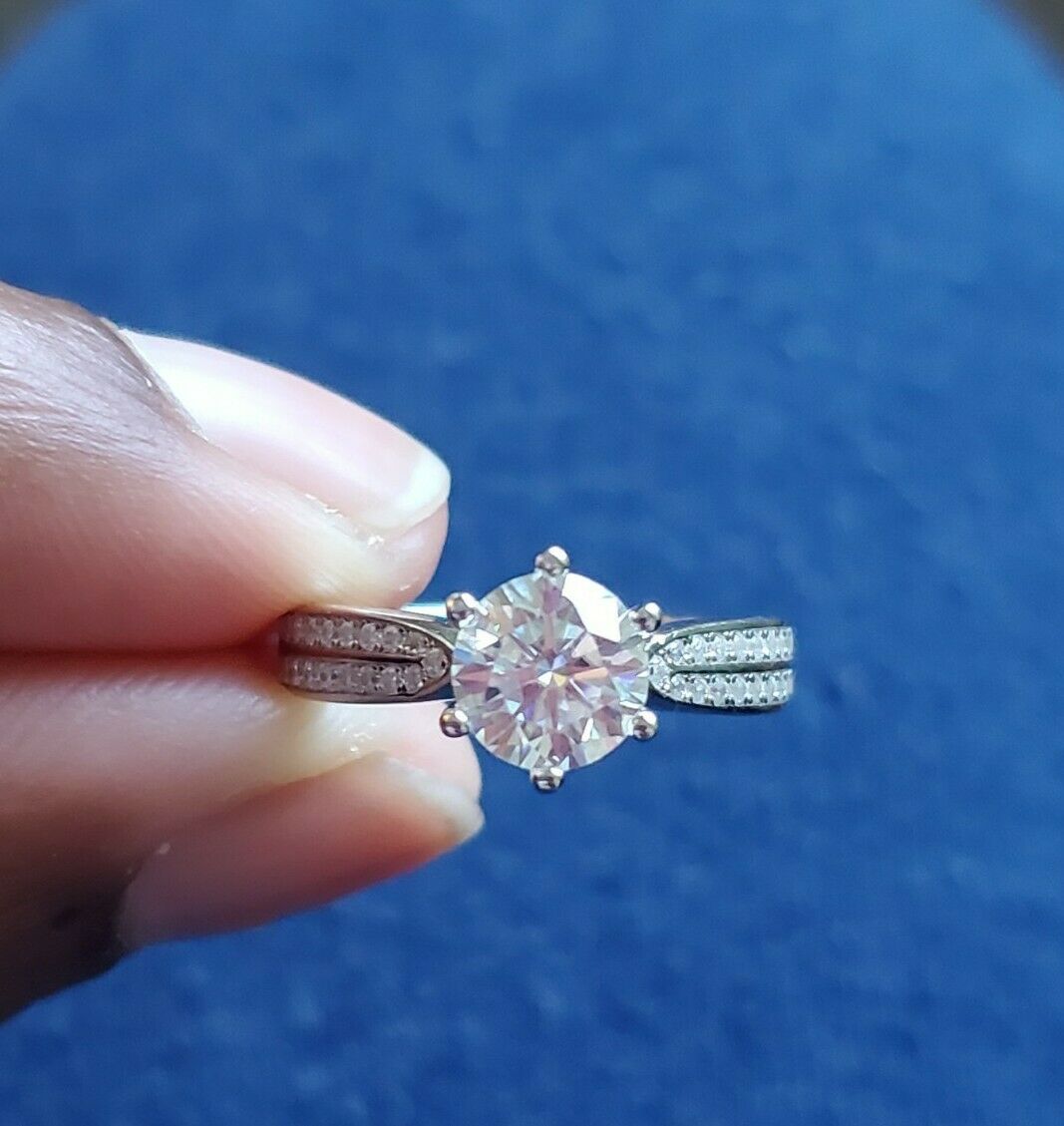 2.5 Carat Round Cut Engagement Ring for Women, Solitaire Accents Wedding Ring, CVD Lab Grown Diamond Ring, Anniversary Gifts