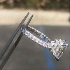 2.5 Carat Radiant Cut Diamond Engagement Ring for Women, Weddign Ring